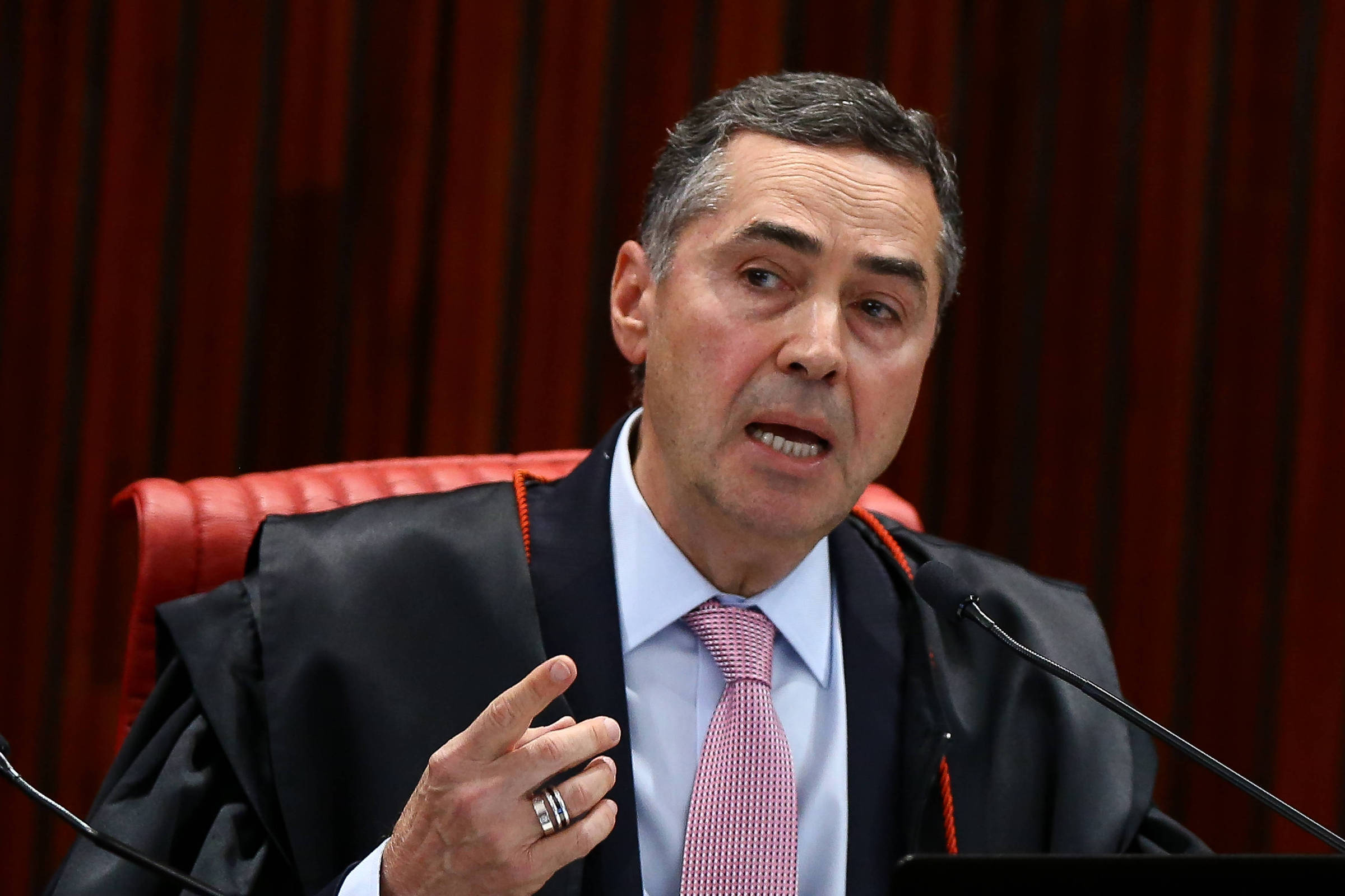 Quem ganha leva; quem leva respeita as regras e os direitos dos outros, diz Barroso